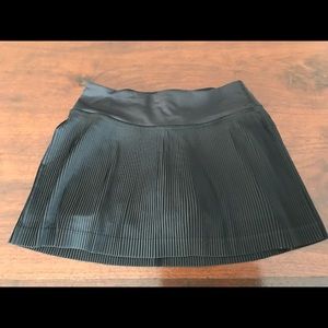 Black lululemon athletica skirt